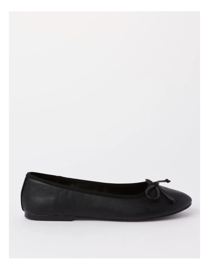 Gia Ballet Flats in Black