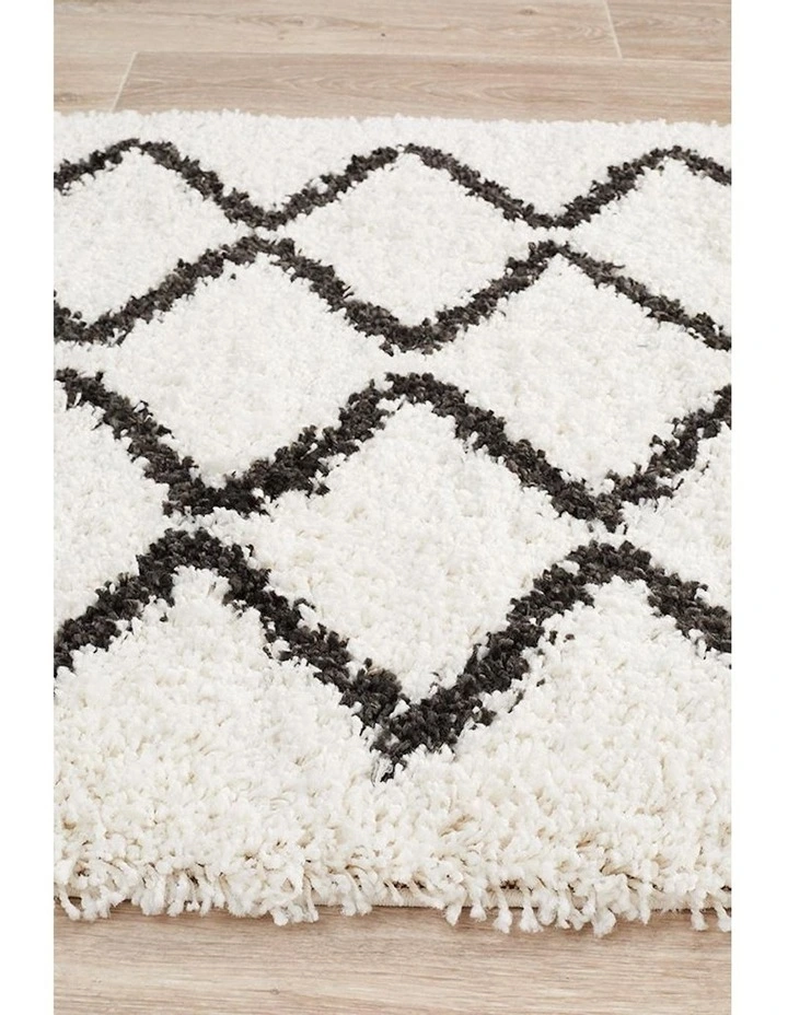 Saffron Rug 11 in White