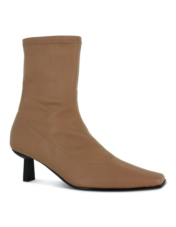Orianna Heeled Boots in Camel