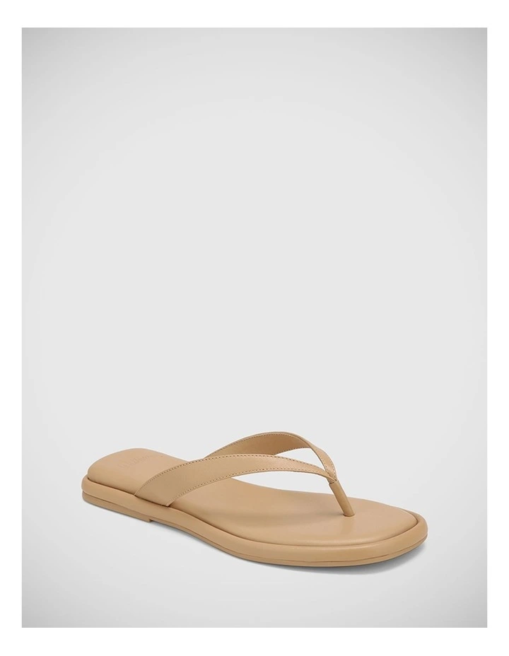 Dacia Leather Thong in Barley
