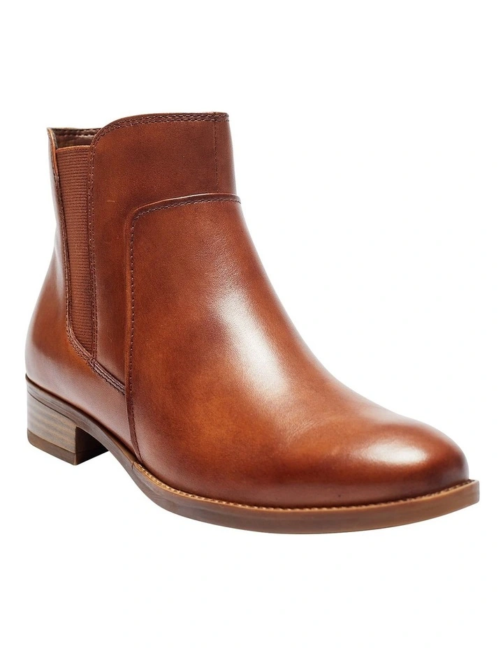 Glasgow Mid Brown Glove Boots