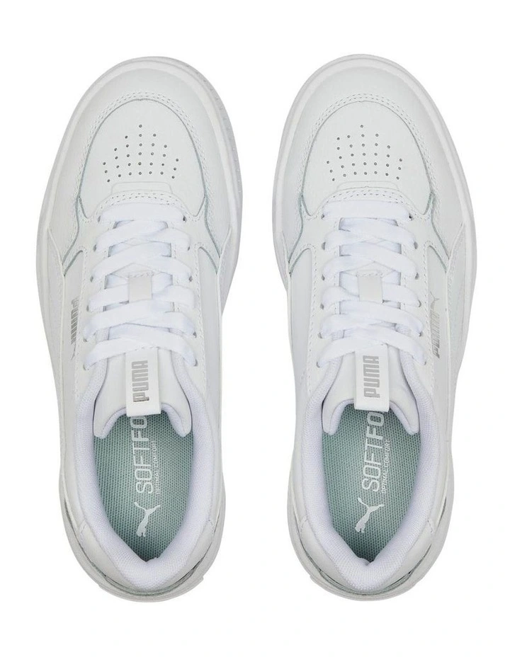 Karmen Rebelled Shoes in White