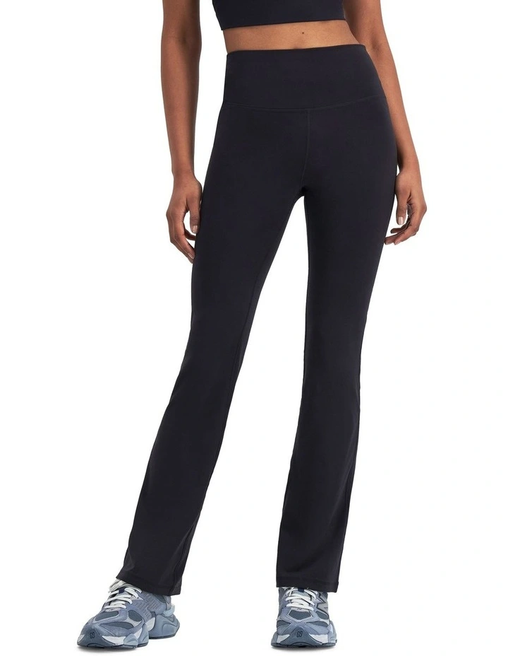 Move Straight Leg Pant in Nu Black