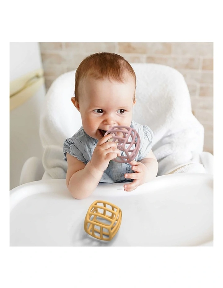 Silicone Trendy Teething Ball in Cream