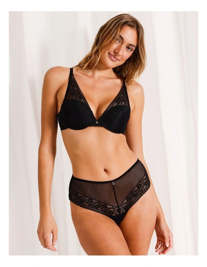 Sienna Lace High Apex Bra in Black