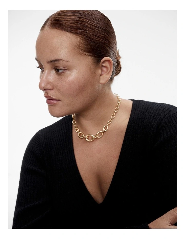 Oval Link Necklace in Satin Gold