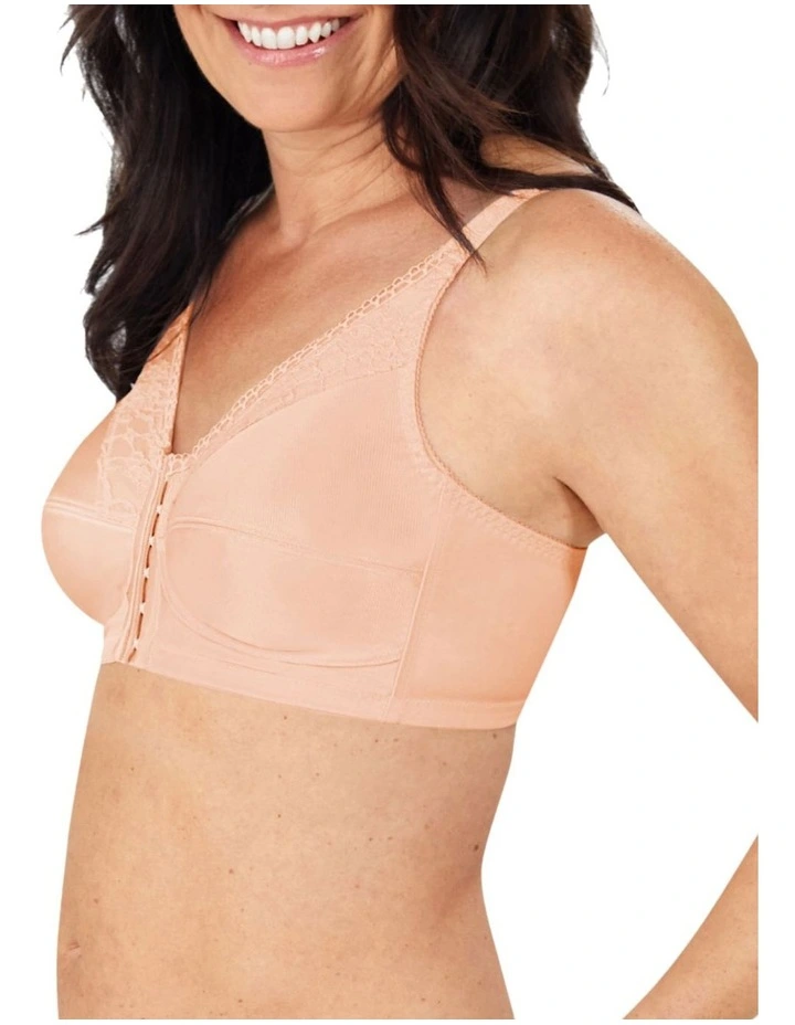 Nancy Soft Front Closure Bra in Pink