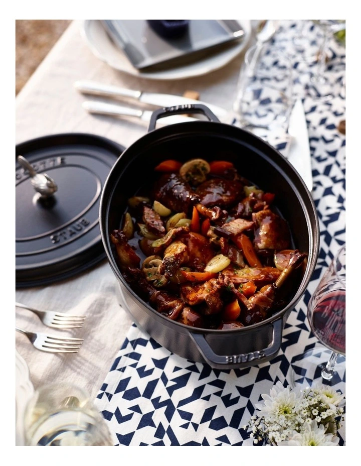Staub 31cm/5.5L Oval Cocotte Black