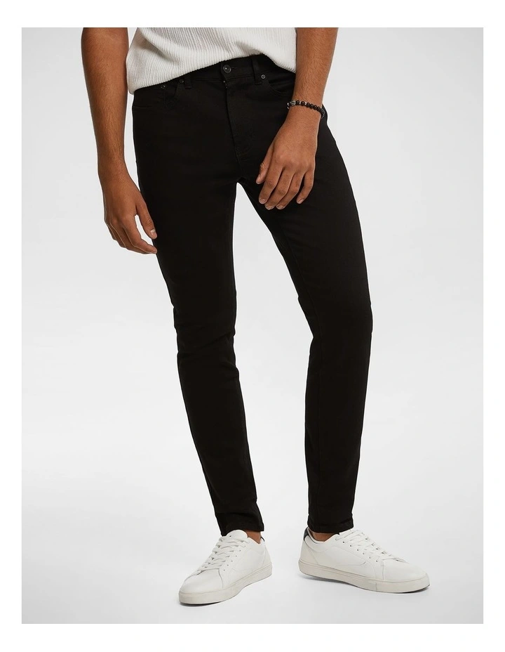 Ulrich Slim Tapered Jeans in Black