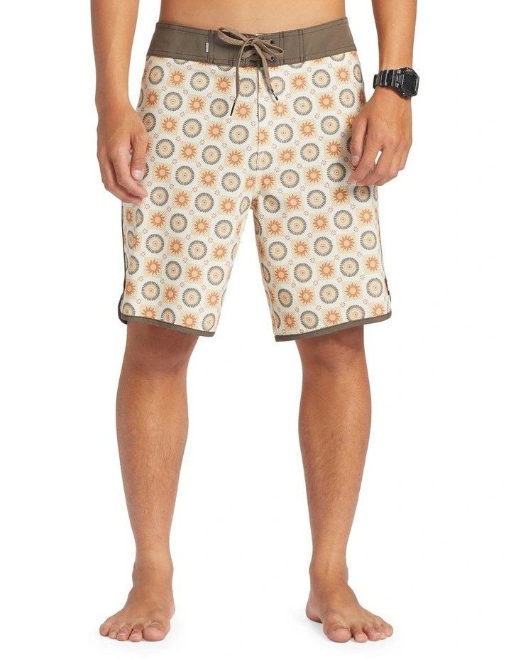 Surfsilk Scallop 19 Boardshorts in Birch