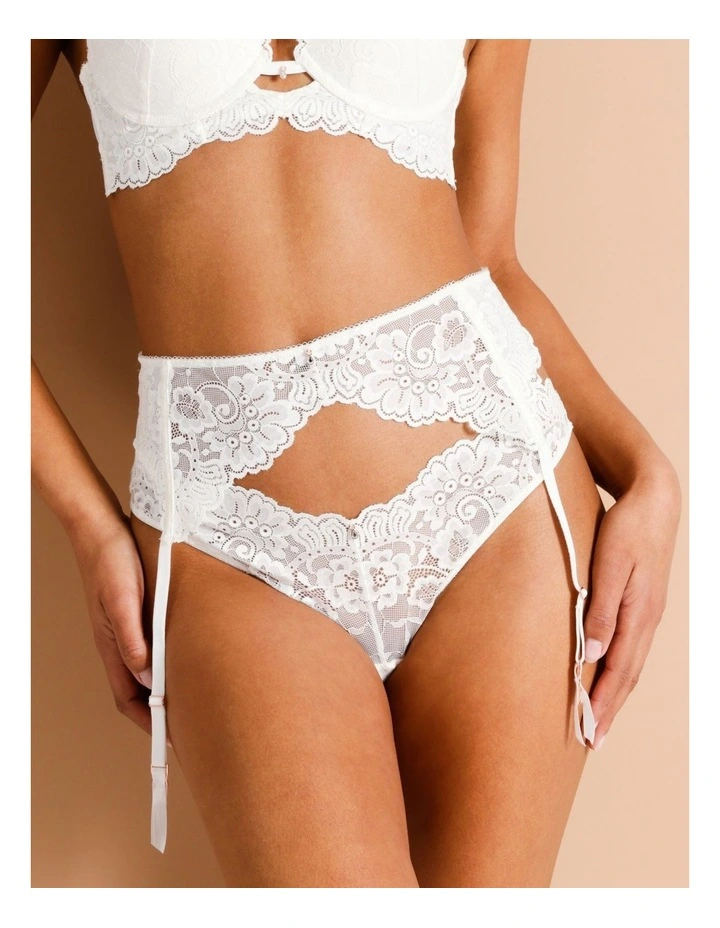 Lace Suspender in Ivory