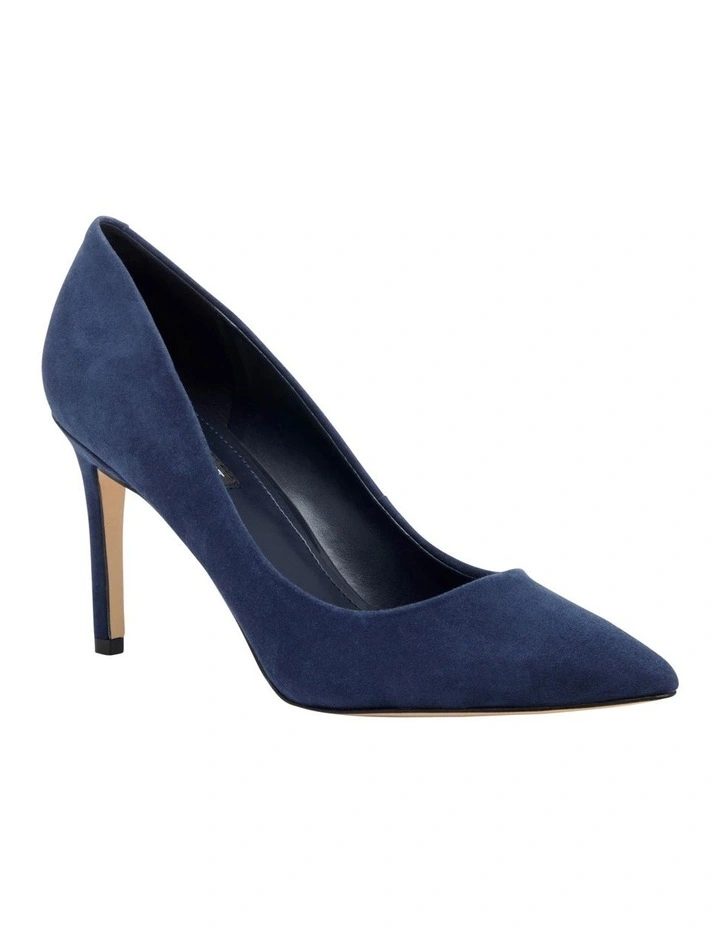 Ezra Pump in Navy
