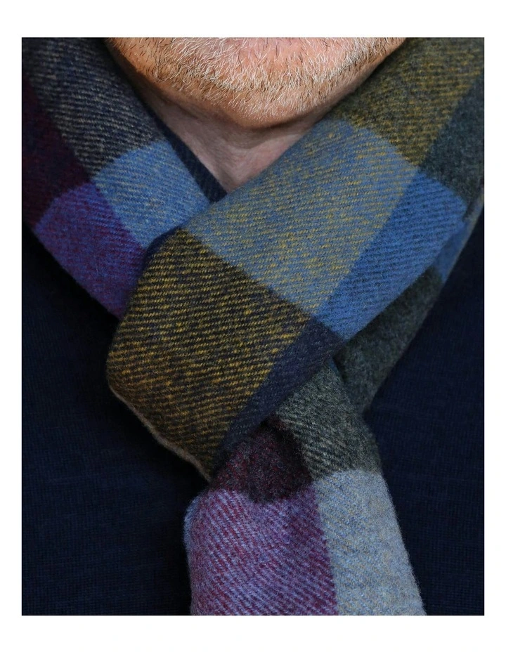 Yorn Check Scarf in Blue