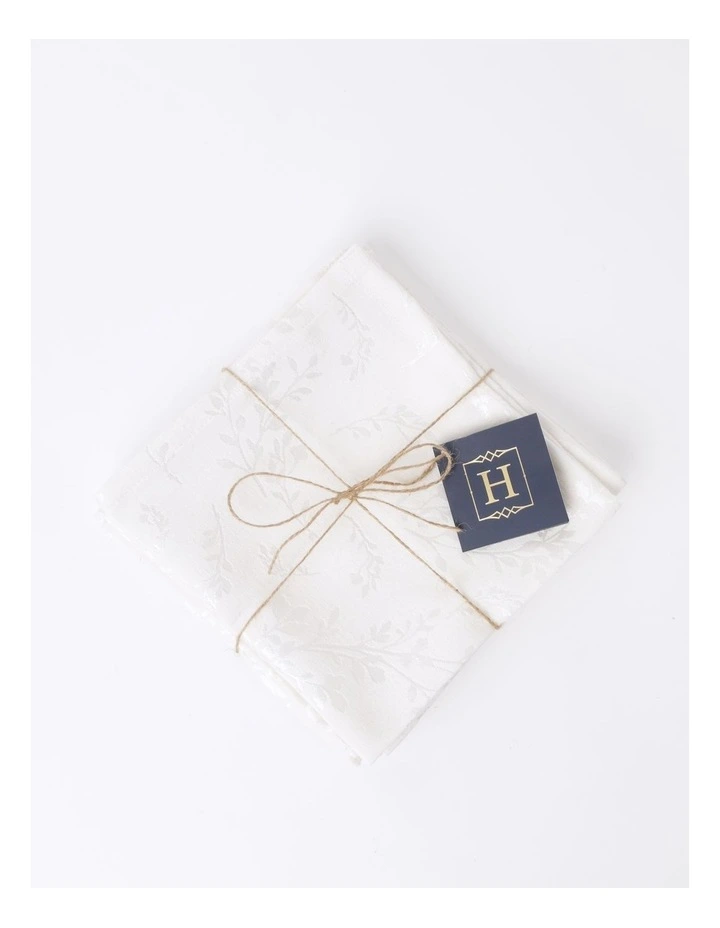 Winter Wonderland Christmas Napkin Set of 4 in Silver