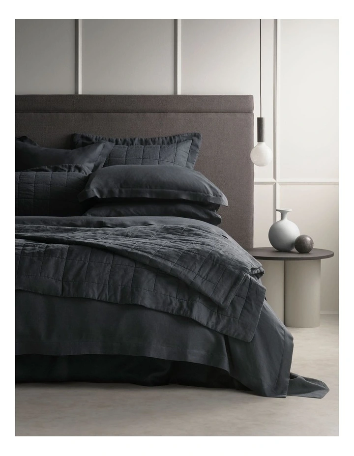 Abbotson Bedcover in Carbon