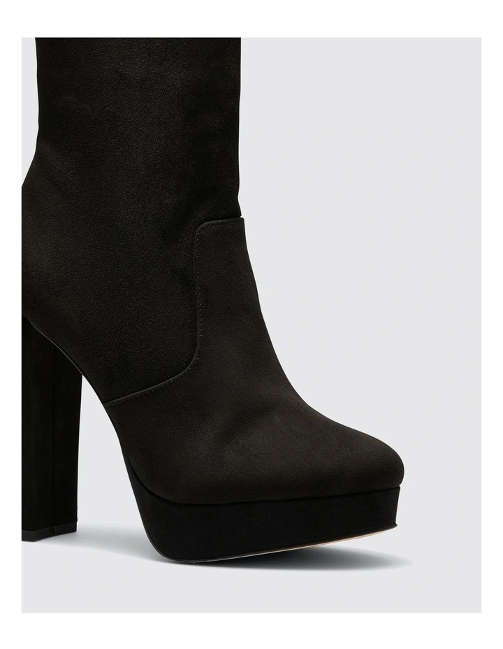 Kiwi Boots in Black