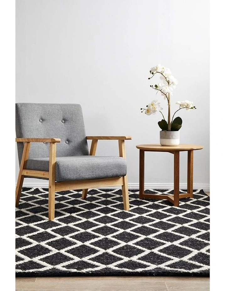 Huxley Rug in Black
