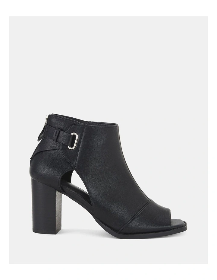 Facey Heel in Black