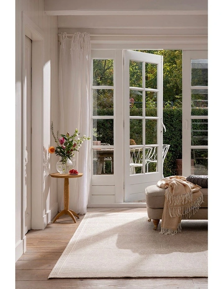 Silchester Rug 081101 in Natural