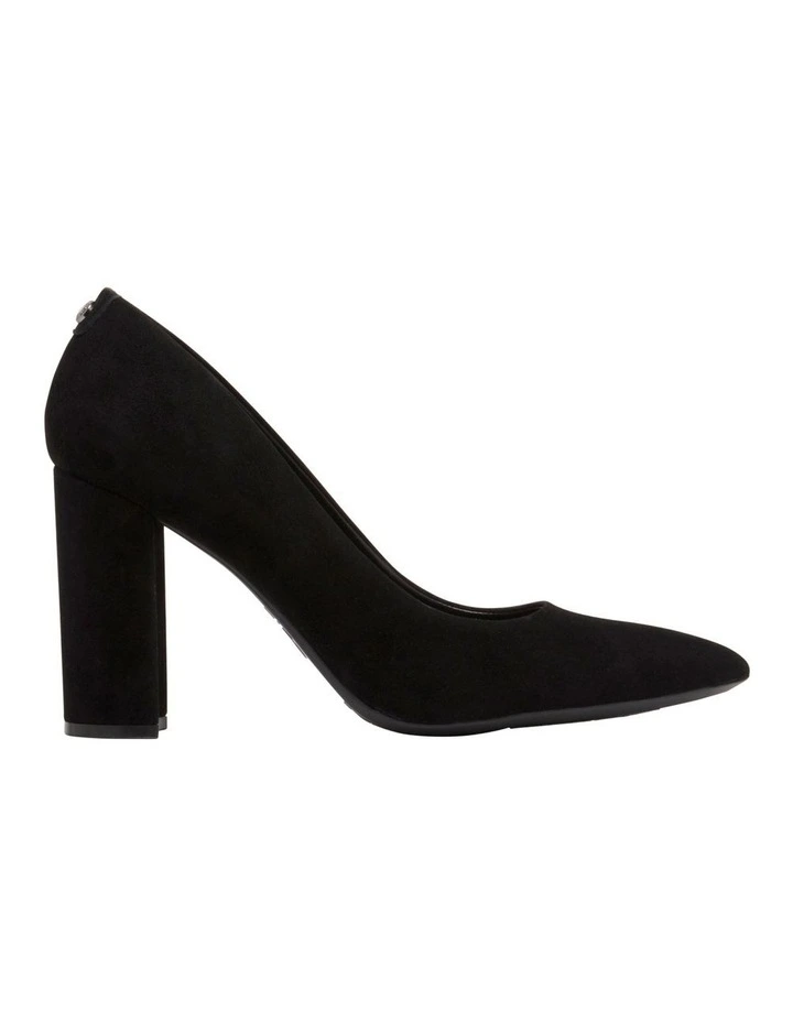 Astoria Pumps in Black