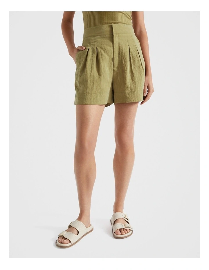 Textured Pleat Short in Pistachio