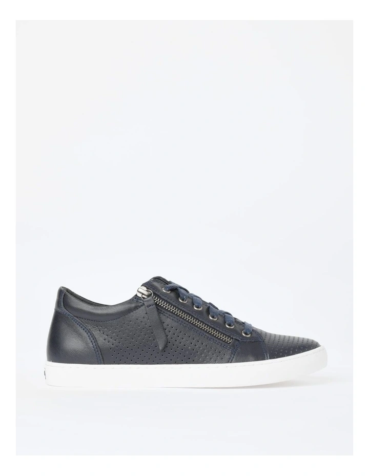 Ziggy Leather Sneaker in Navy