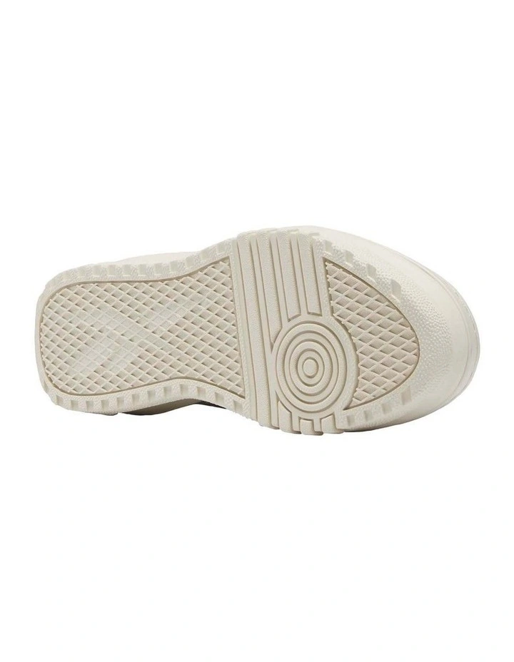 Club C Extra Shoe in Chalk