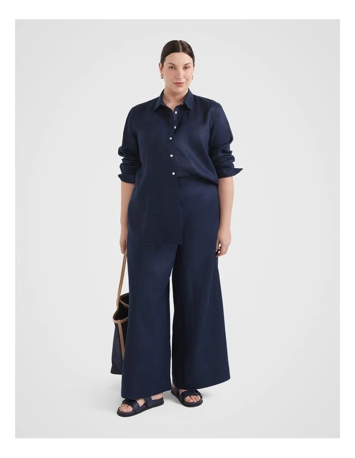 Common Standard Linen Shirt in French Navy