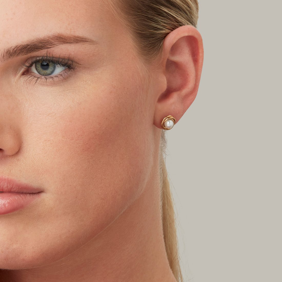 Twist Pearl Stud Earrings
