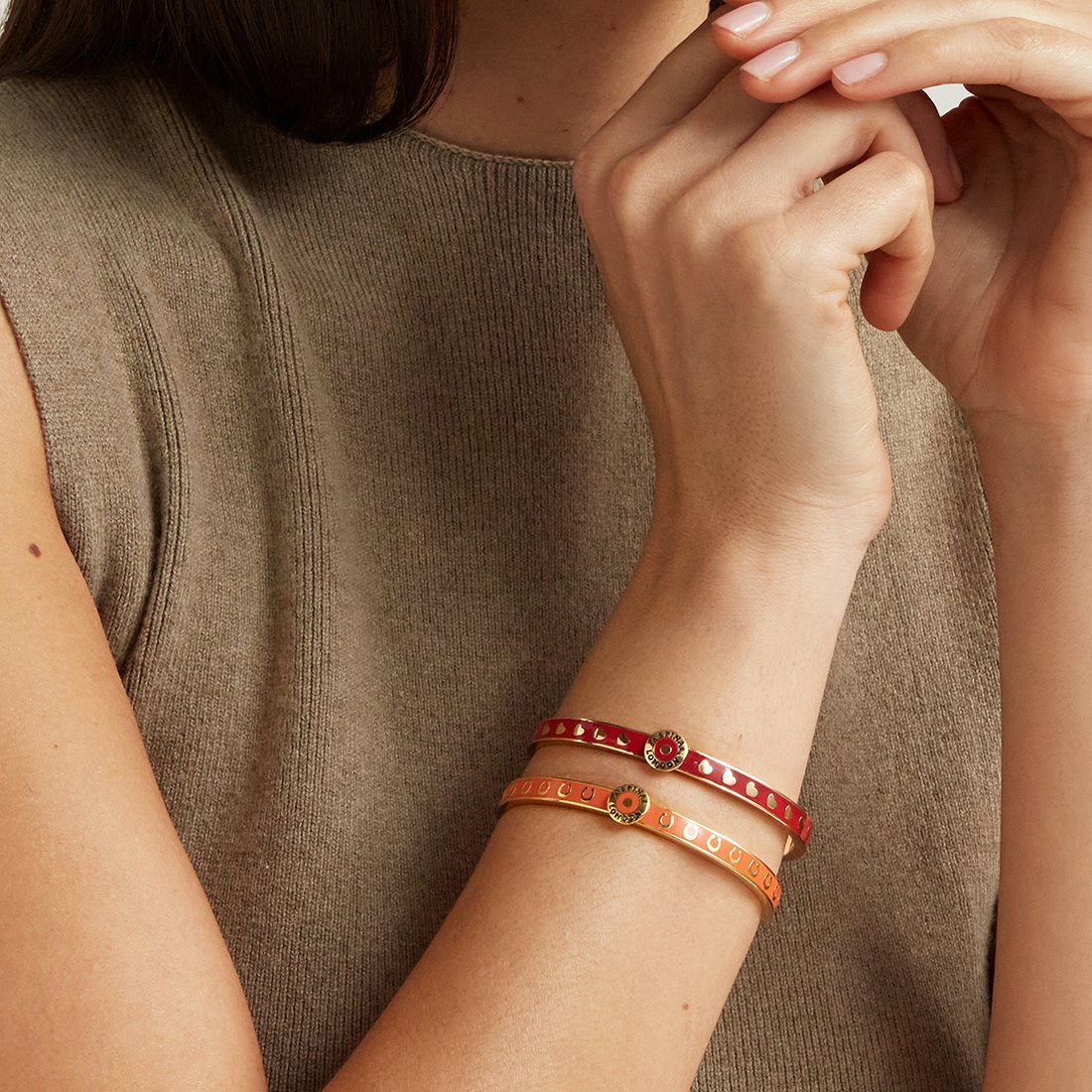 Thin Love Hearts Bangle