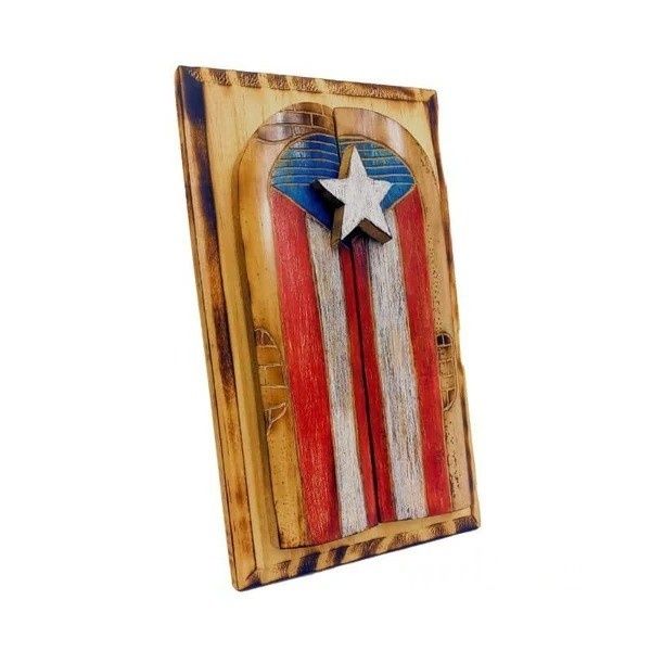 Puerto Ricó-i zászló fa és bambusz anyagból