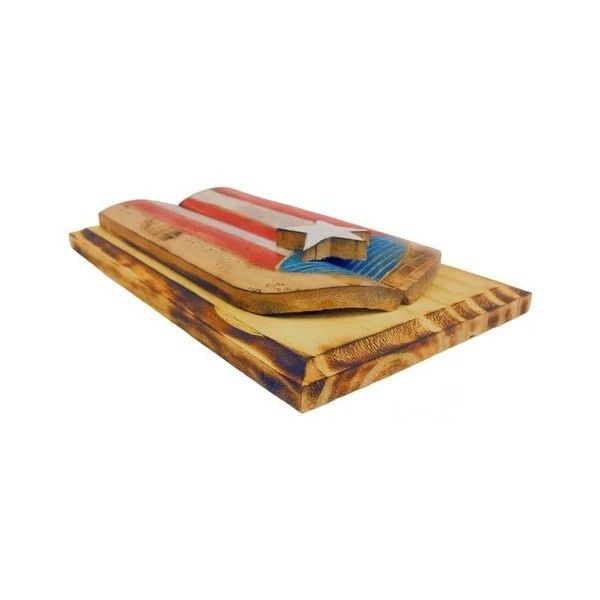 Puerto Ricó-i zászló fa és bambusz anyagból