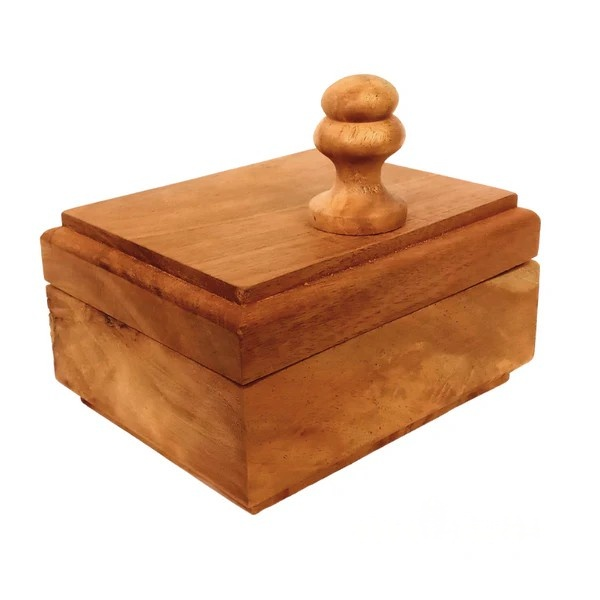 Fa tostonera lyukkal