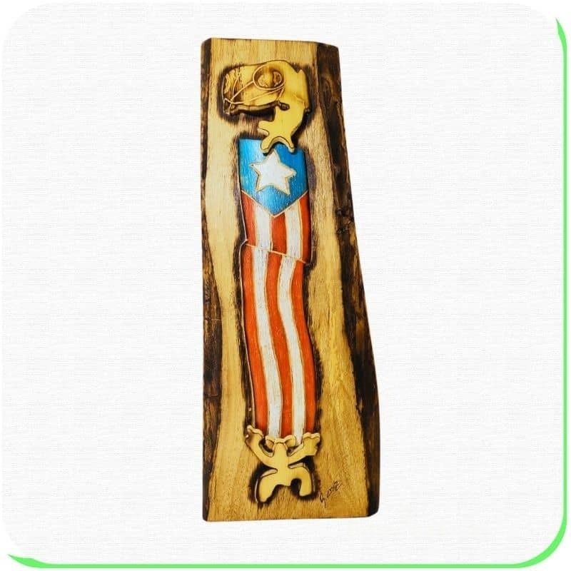 Puerto Ricó-i zászló bambuszból, petroglifák mintával