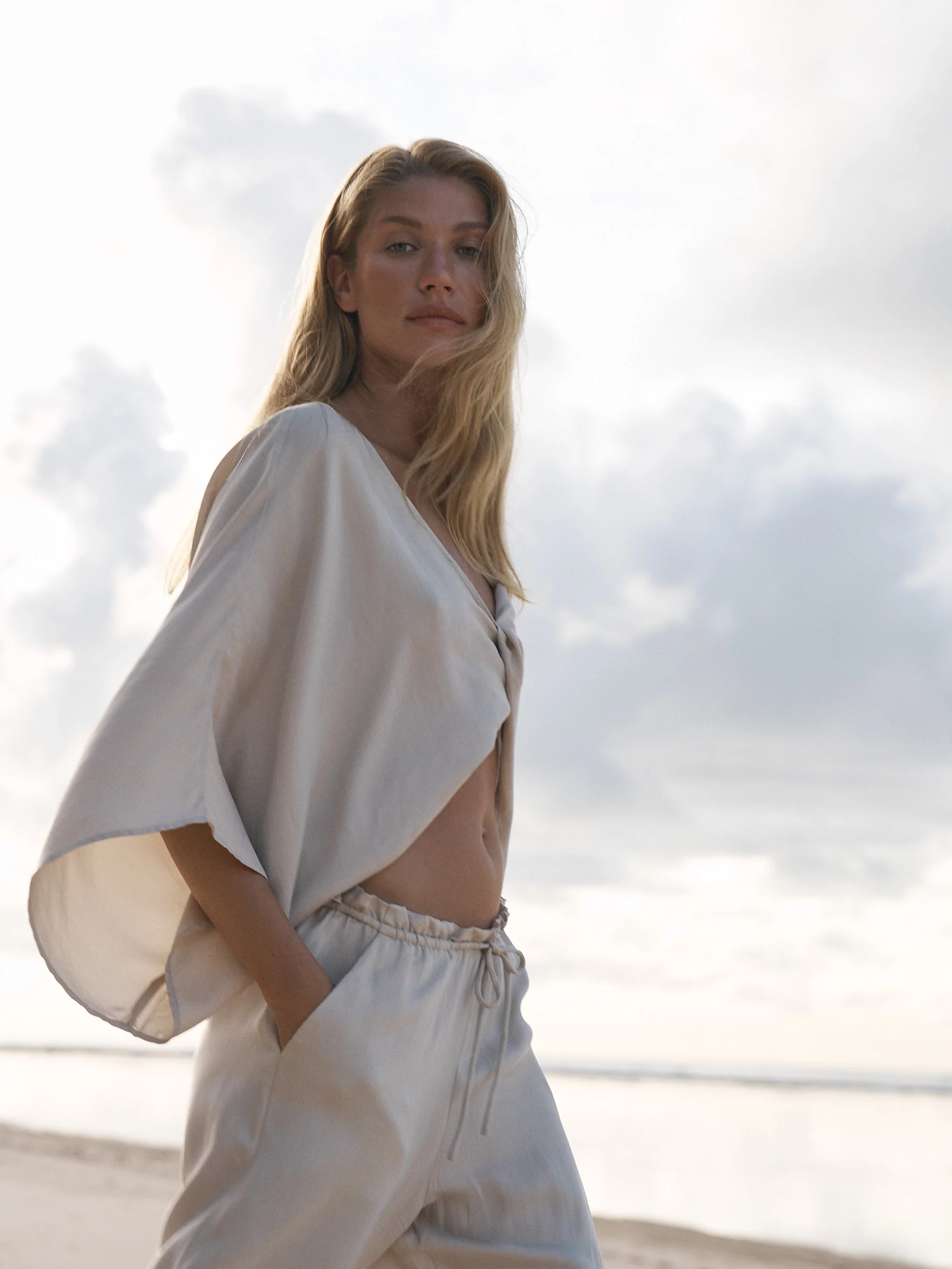 Lucid Knot Top - Sand