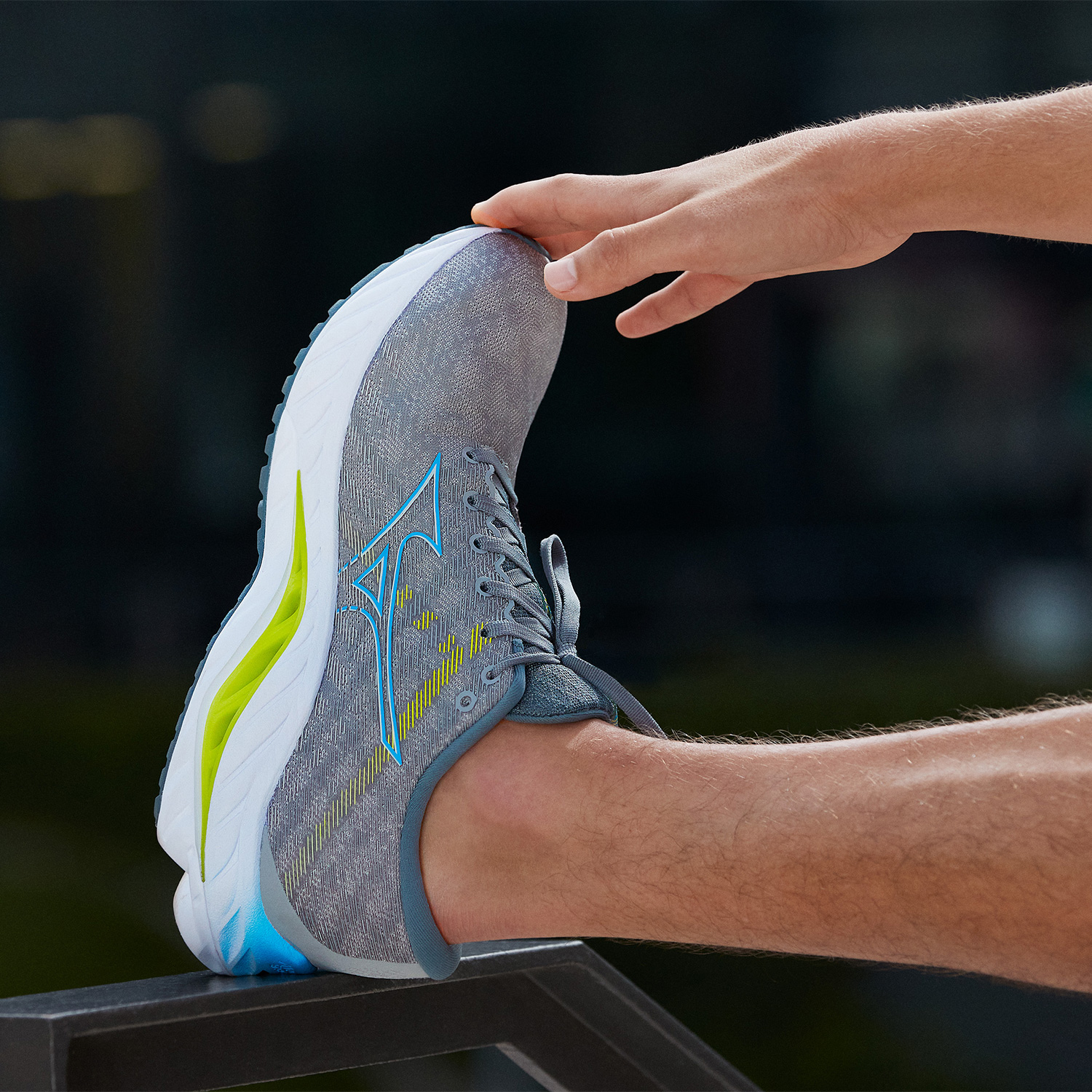 Mizuno Wave Inspire 19 Ghost Gray/Jet Blue/Bolt 2 Neon