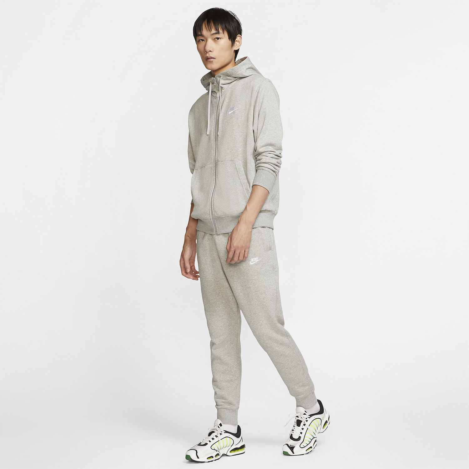 Nike Club Pantaloni Dark Grey Heather/Matte Silver/White