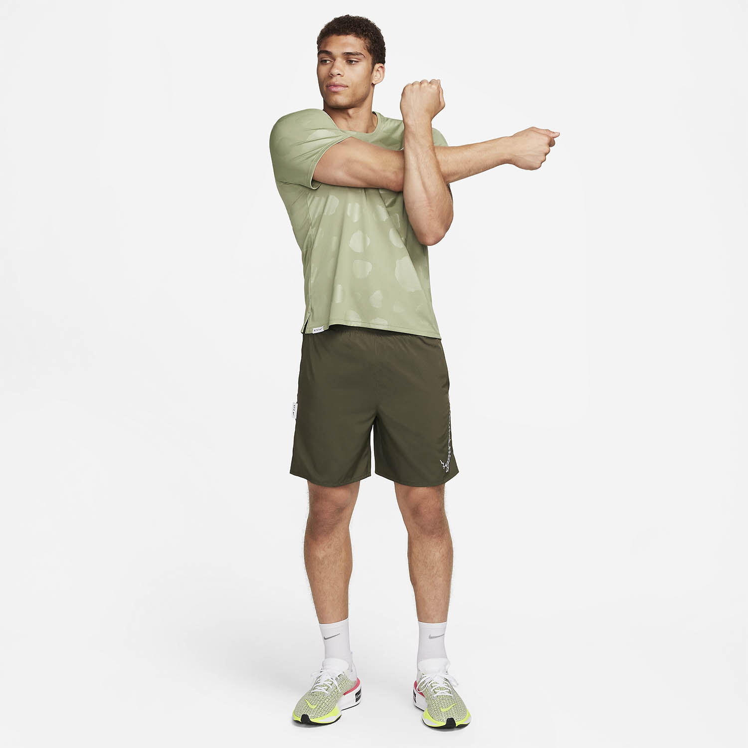 Nike Dri-FIT Challenger Studio 72 7in Pantaloncini Cargo Khaki/White