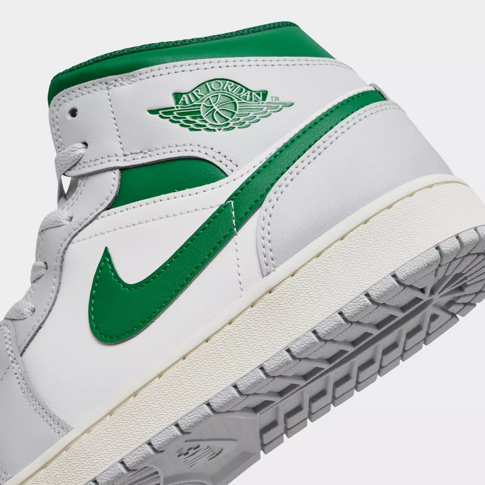 Men's Air Jordan Retro 1 Mid Casual Shoes