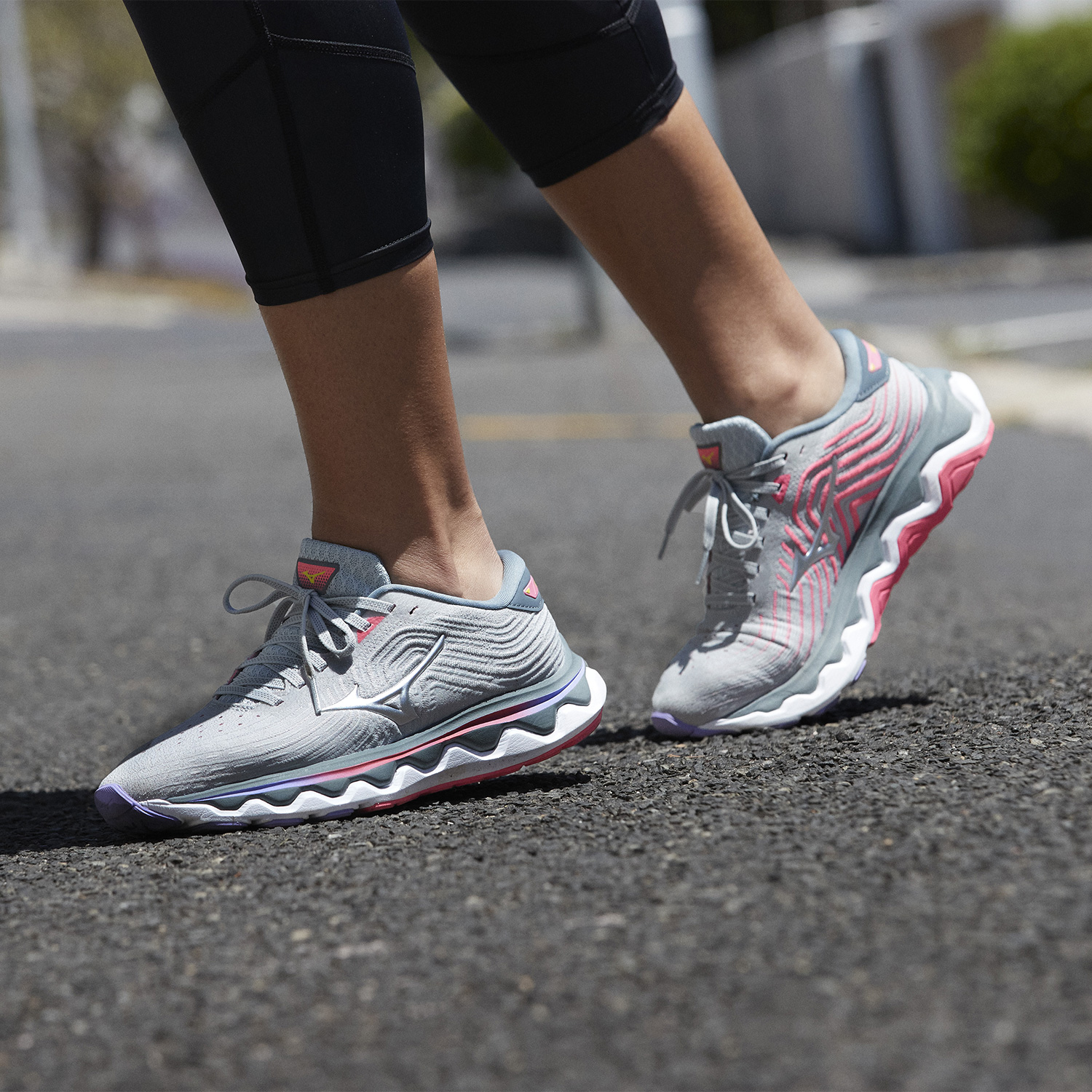 Mizuno Wave Horizon 6 Surf The Web/Silver/Neon Flame