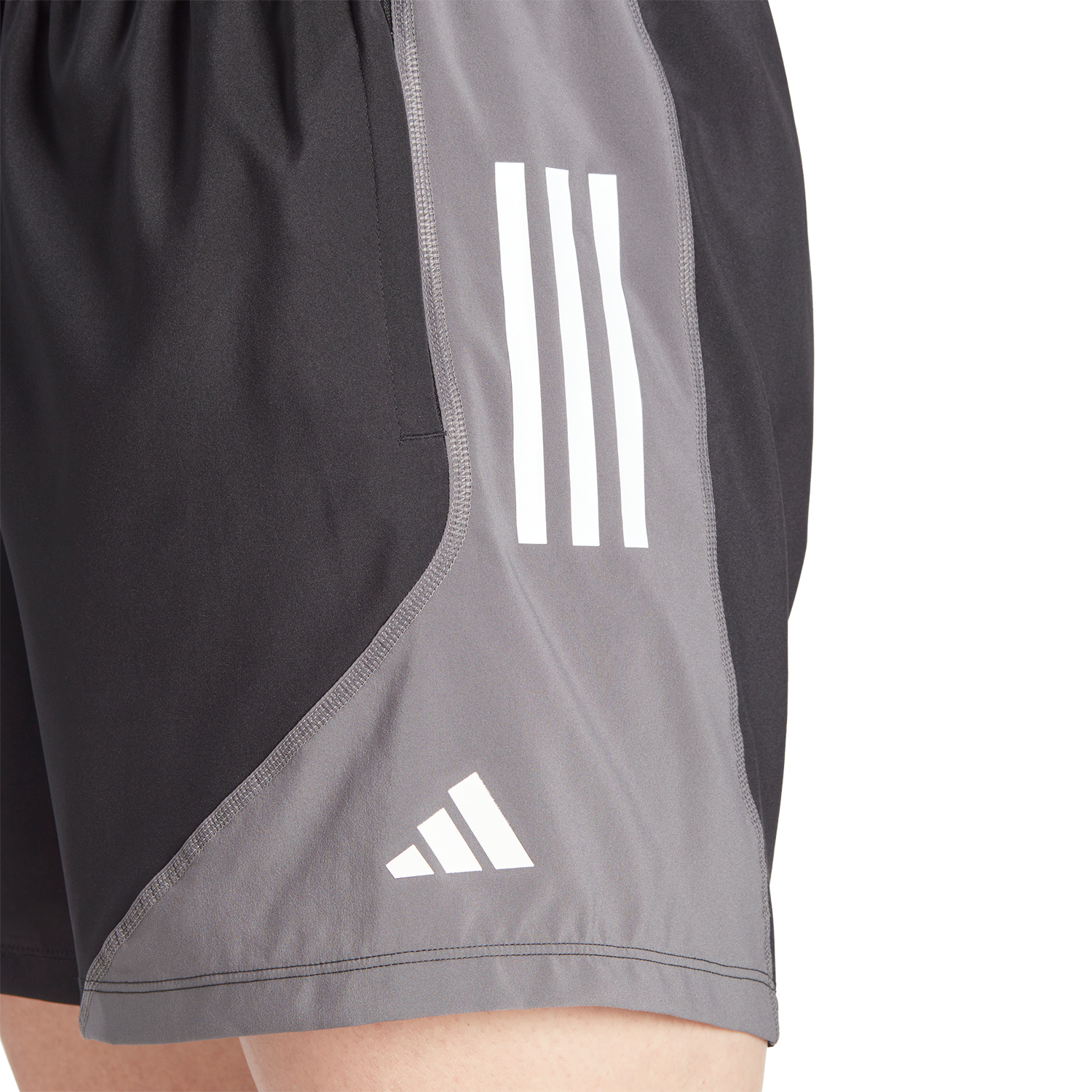 adidas Own The Run Logo 5in Pantaloncini Black/Halsil/Grey Five