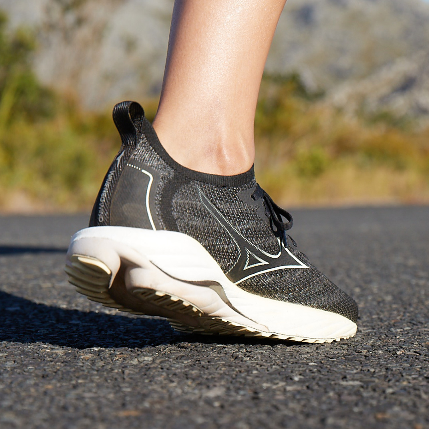 Mizuno Wave Neo Wind Undyed Black/Starlight