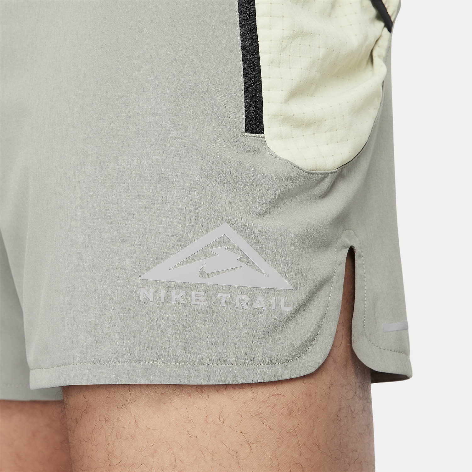 Nike Dri-FIT Second Sunrise 5in Pantaloncini Dark Stucco/Olive Aura/Summit White