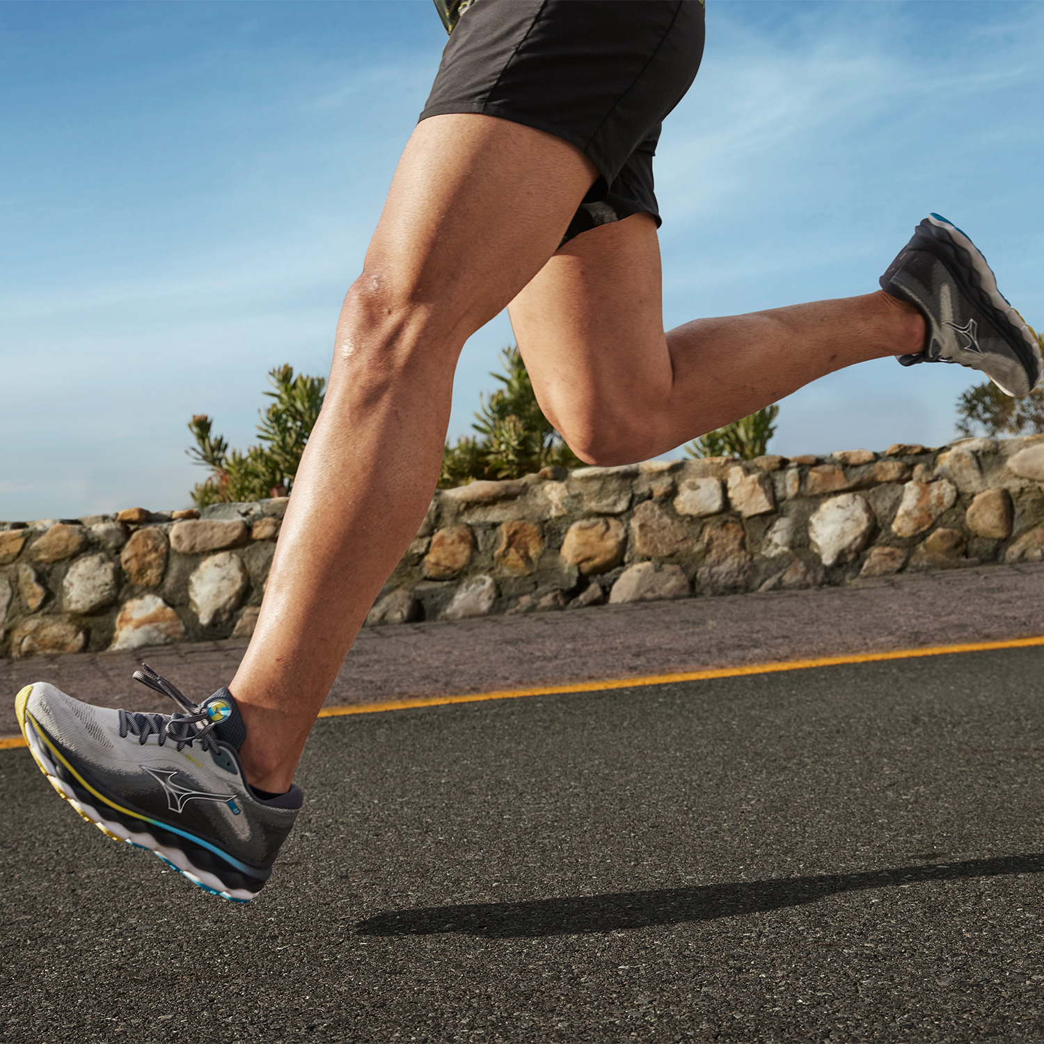 Mizuno Wave Sky 7 Pearl Blue/White/Bolt 2 Neon