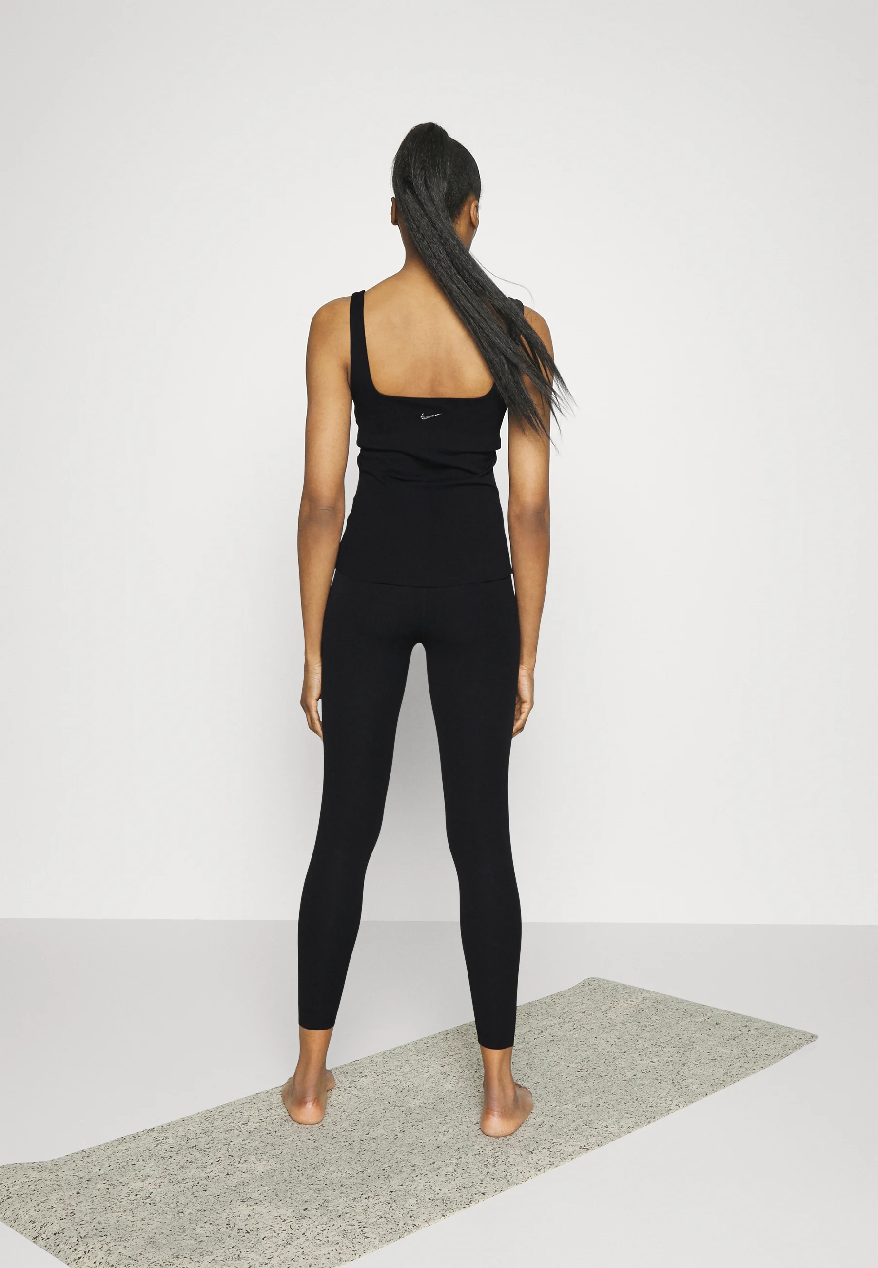 Nike Performance NIKE ZENVY WOMEN'S GENTLE-SUPPORT MID-RISE 7/8 LEGGINGS - Collant