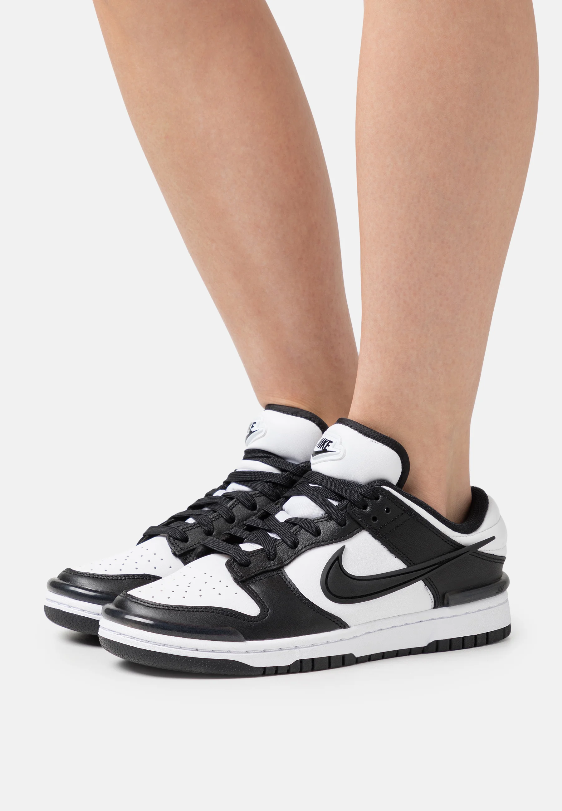 NIKE DUNK LOW RETRO CASUAL SHOES