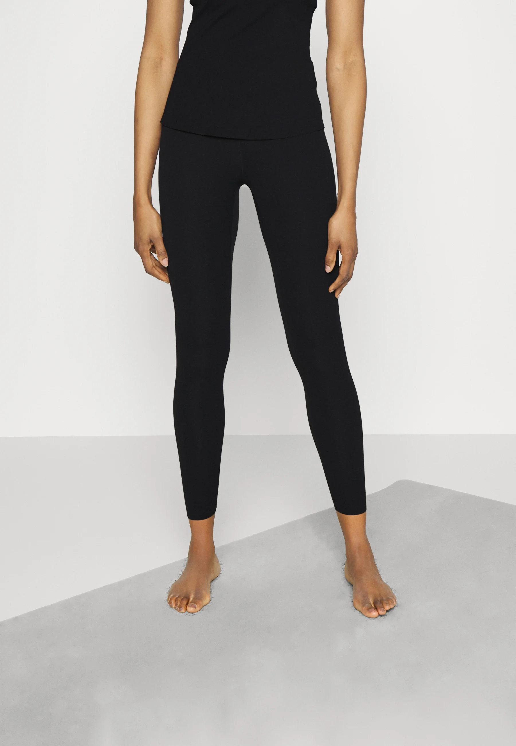 Nike Performance NIKE ZENVY WOMEN'S GENTLE-SUPPORT MID-RISE 7/8 LEGGINGS - Collant