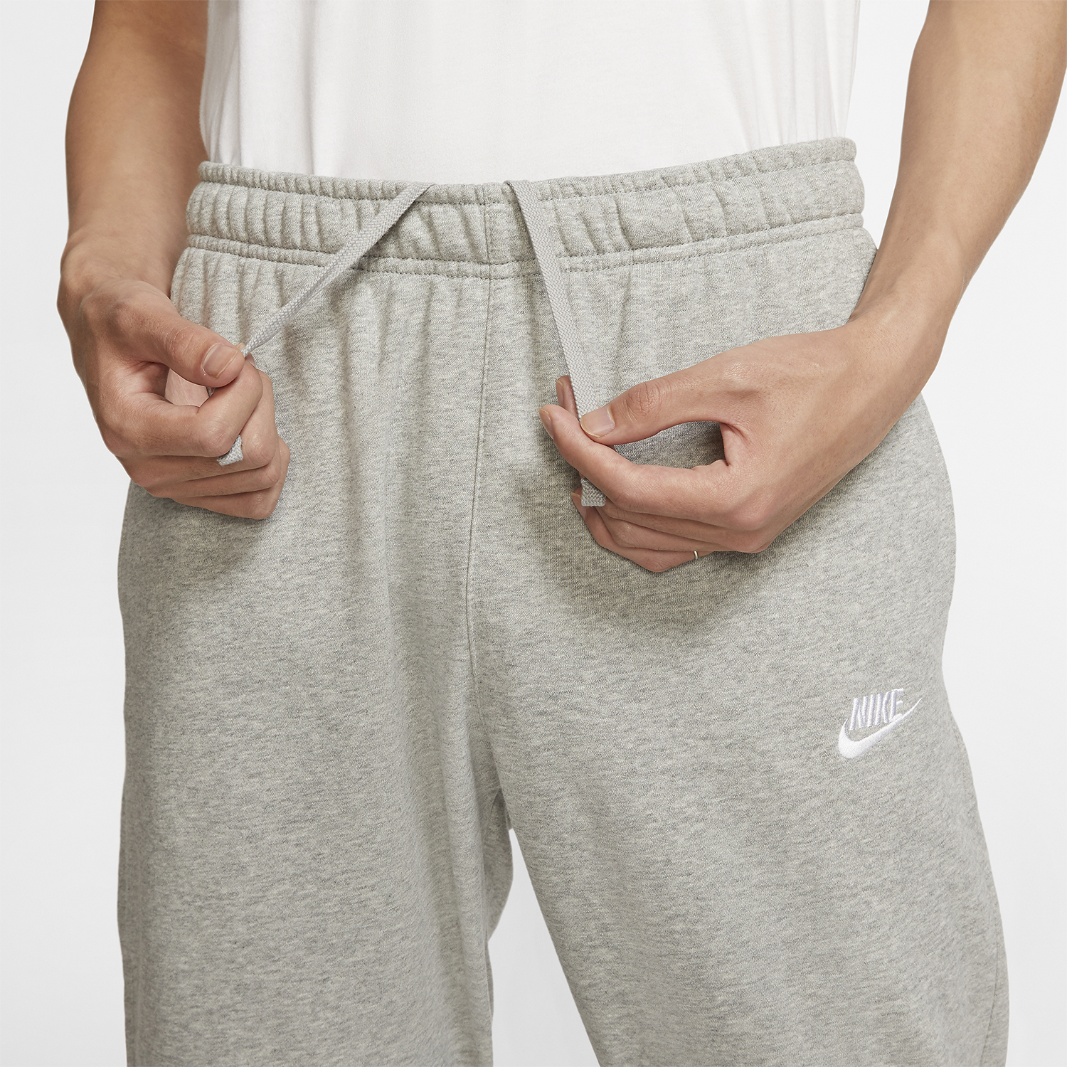 Nike Club Pantaloni Dark Grey Heather/Matte Silver/White