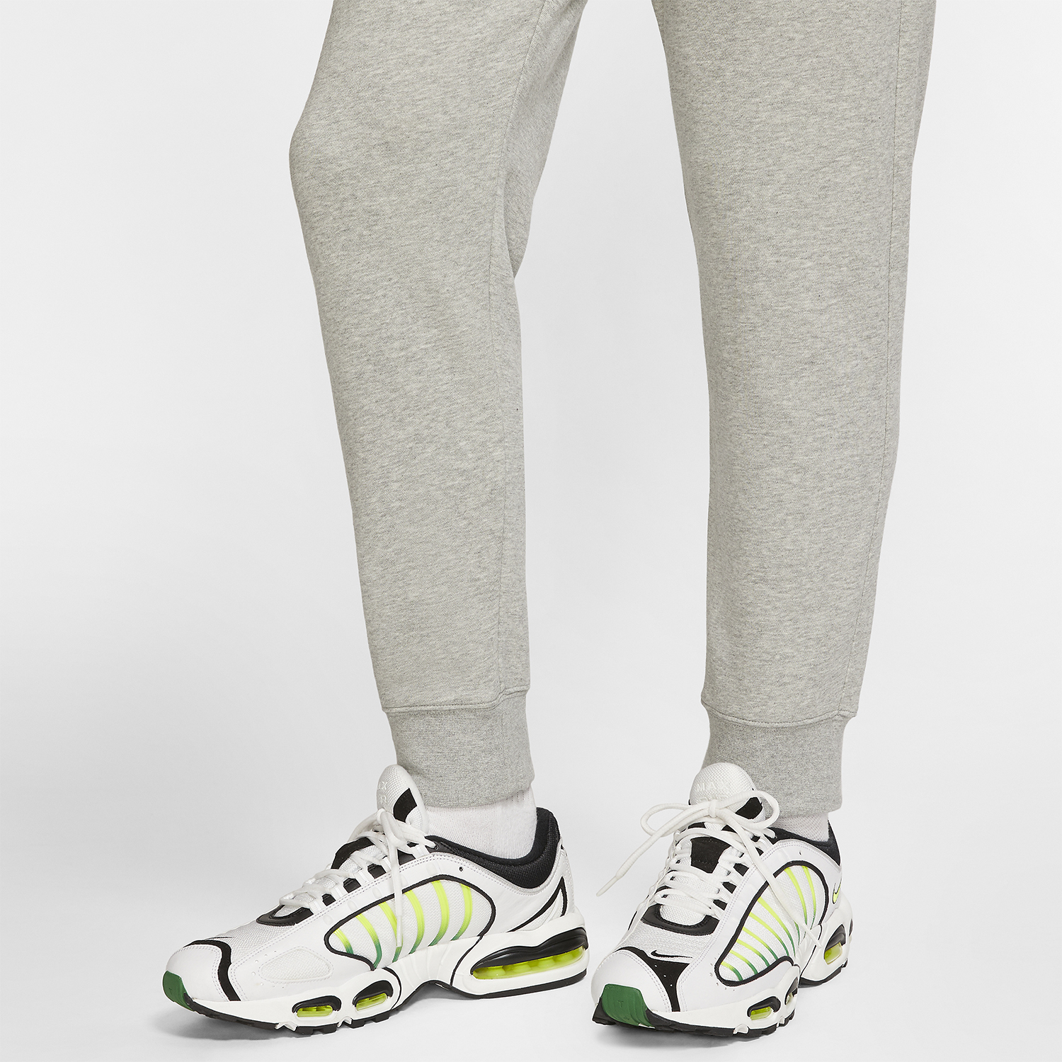 Nike Club Pantaloni Dark Grey Heather/Matte Silver/White