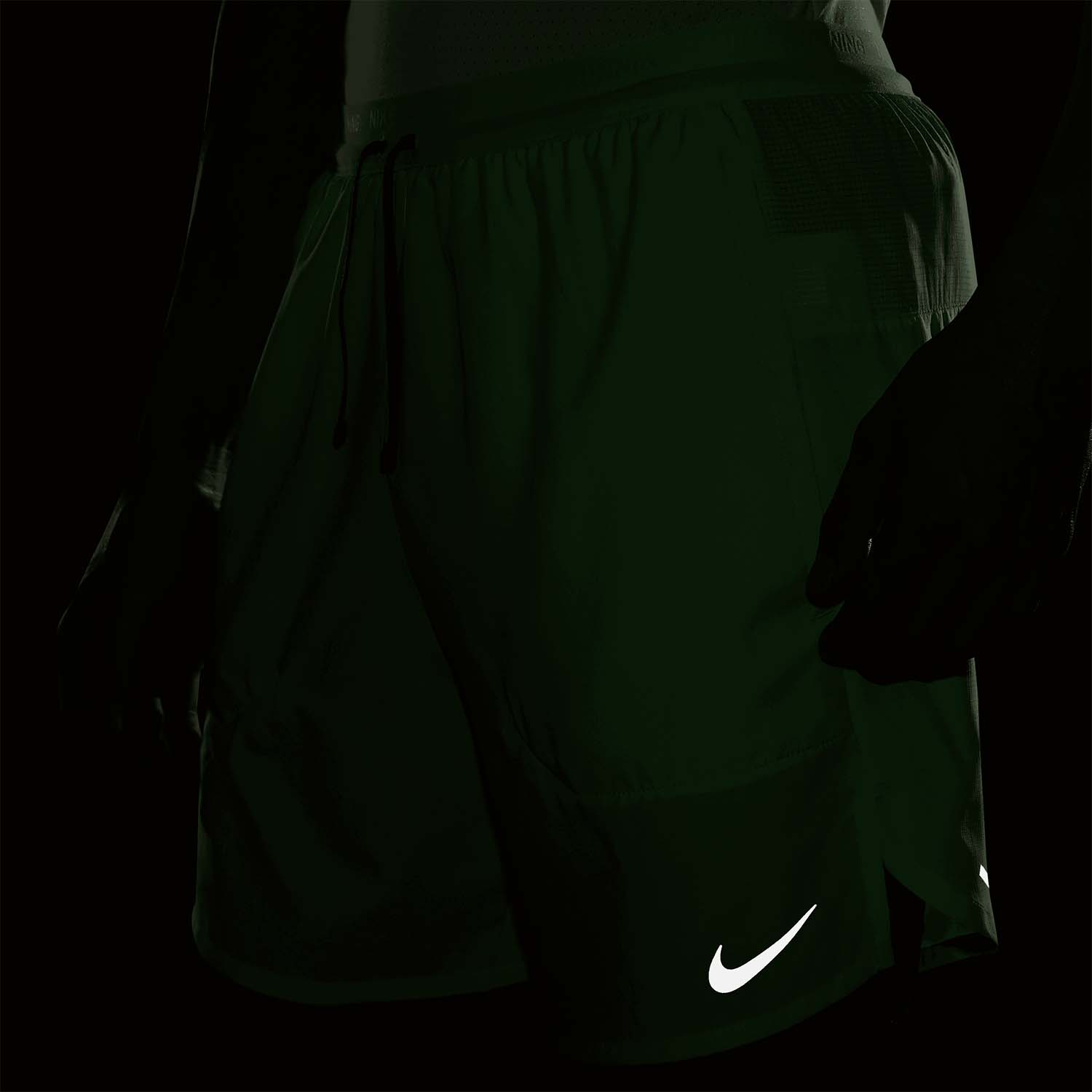 Nike Dri-FIT Stride 2 in 1 7in Pantaloncini Vapor Green/Reflective Silver